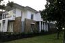 Rumah dijual dengan 4 kamar tidur di Sambikerep, Jawa Timur