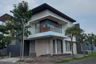 4 Bedroom House for sale in Wiyung, East Java