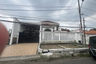 Rumah dijual dengan 5 kamar tidur di Tambak Dono, Jawa Timur
