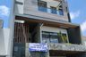 6 Bedroom House for sale in Sambikerep, East Java
