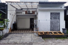 3 Bedroom House for sale in Wiyung, East Java