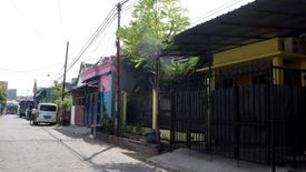 Rumah dijual dengan 4 kamar tidur di Balas Klumprik, Jawa Timur