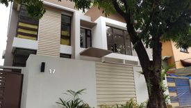 5 Bedroom House for sale in Apolonio Samson, Metro Manila near LRT-1 Roosevelt