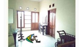 Rumah dijual dengan 5 kamar tidur di Alamendah, Jawa Barat