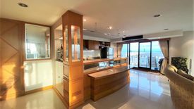 1 Bedroom Condo for sale in Nusa State Tower Condominium, Silom, Bangkok near BTS Surasak