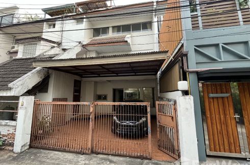 4 Bedroom Townhouse for rent in Khlong Toei, Bangkok