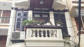 5 Bedroom House for sale in Dich Vong, Ha Noi