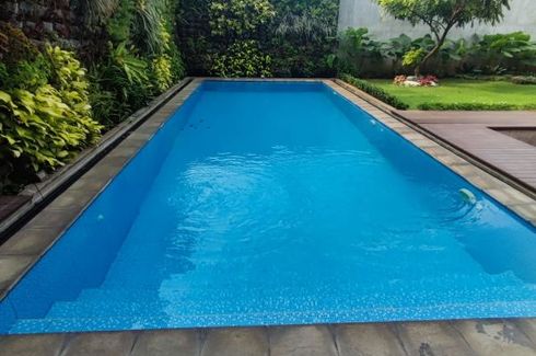 Rumah dijual dengan 4 kamar tidur di Cilandak Timur, Jakarta