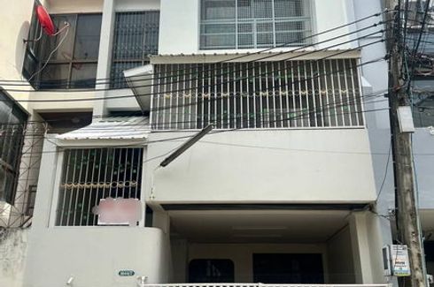 5 Bedroom Townhouse for sale in Phra Khanong, Bangkok near BTS Phra Khanong