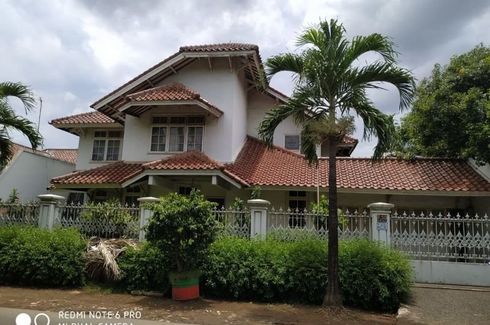 Rumah dijual dengan 6 kamar tidur di Bambu Apus, Jakarta