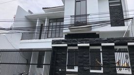 Rumah dijual dengan 5 kamar tidur di Bendungan Hilir, Jakarta