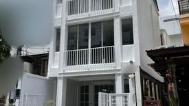 1 Bedroom Townhouse for sale in Din Daeng, Bangkok near MRT Phra Ram 9