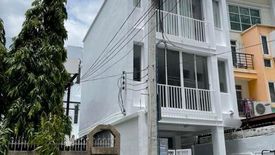 1 Bedroom Townhouse for sale in Din Daeng, Bangkok near MRT Phra Ram 9