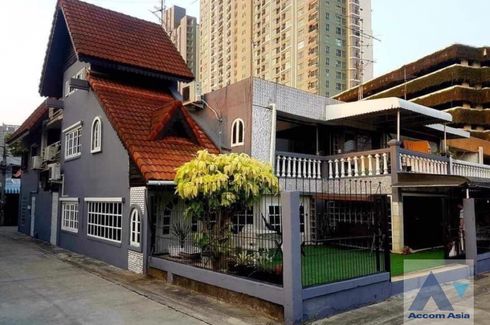 5 Bedroom House for sale in Phra Khanong, Bangkok near BTS Phra Khanong