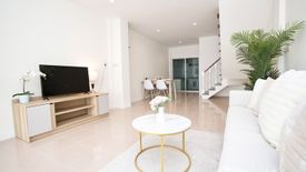 3 Bedroom Townhouse for sale in Khlong Chan, Bangkok