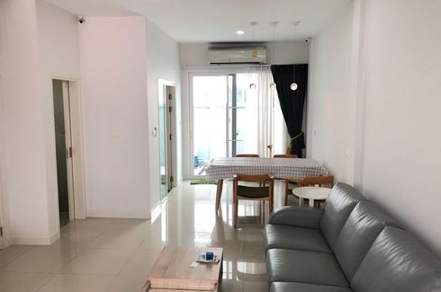 3 Bedroom Townhouse for rent in Phlapphla, Bangkok near MRT Lat Phrao 83