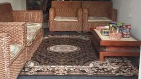Rumah dijual dengan 3 kamar tidur di Manukan Kulon, Jawa Timur