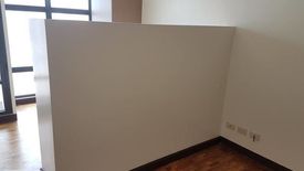 Condo for sale in San Lorenzo, Metro Manila near MRT-3 Ayala