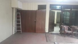 Rumah dijual dengan 4 kamar tidur di Pulo Gadung, Jakarta