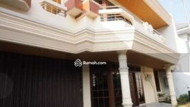 Rumah dijual dengan 6 kamar tidur di Sukolilo, Jawa Timur