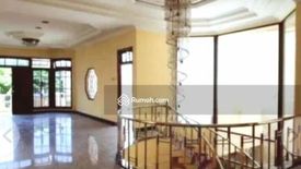 Rumah dijual dengan 6 kamar tidur di Sukolilo, Jawa Timur