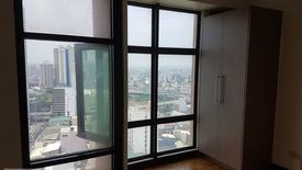 Condo for sale in Urdaneta, Metro Manila near MRT-3 Ayala