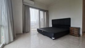 Apartemen disewa dengan 3 kamar tidur di Senayan, Jakarta