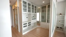 1 Bedroom Condo for rent in Nusasiri Grand, Phra Khanong, Bangkok near BTS Ekkamai