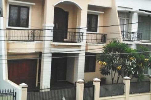 Rumah dijual dengan 4 kamar tidur di Kedoya Utara, Jakarta