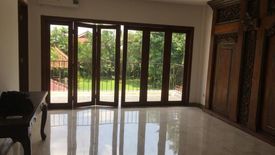 Rumah disewa dengan 6 kamar tidur di Cilandak Barat, Jakarta
