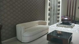 Rumah dijual dengan 4 kamar tidur di Dukuh Sutorejo, Jawa Timur