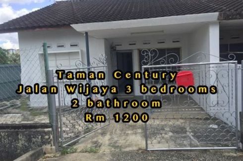 3 Bedroom House for rent in Taman Century, Johor