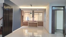 Townhouse dijual dengan 4 kamar tidur di Lebak Bulus, Jakarta