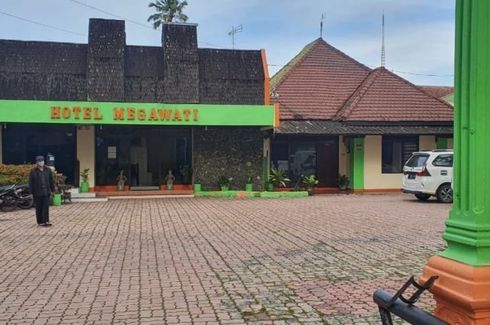 39 Bedroom Commercial for sale in Kesatrian, East Java
