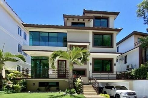 5 Bedroom House for rent in McKinley Hill, Metro Manila