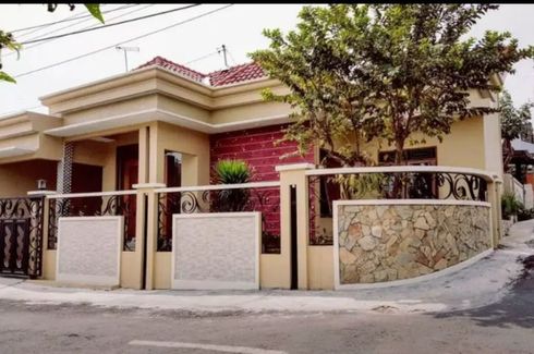 Rumah dijual dengan 3 kamar tidur di Sampangan, Jawa Tengah