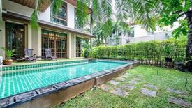 5 Bedroom House for rent in Phra Khanong, Bangkok near BTS Ekkamai