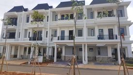 Rumah dijual dengan 4 kamar tidur di Alam Jaya, Banten