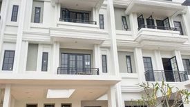 Rumah dijual dengan 4 kamar tidur di Alam Jaya, Banten