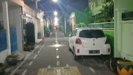 Rumah dijual dengan 3 kamar tidur di Balas Klumprik, Jawa Timur