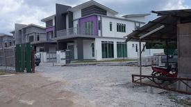 4 Bedroom House for sale in Batu Caves, Selangor