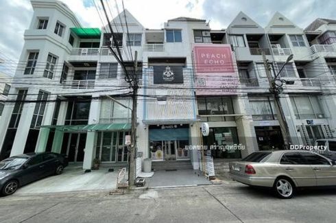 Commercial for sale in Phlapphla, Bangkok