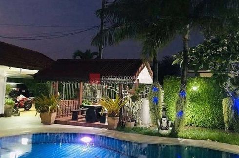 4 Bedroom House for sale in Na Kluea, Chonburi