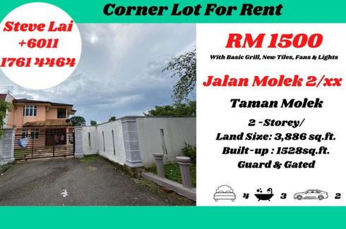 4 Bedroom House for rent in Jalan Molek (2/1 - 2/42), Johor