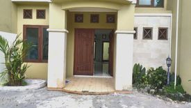 Rumah disewa dengan 3 kamar tidur di Lebak Bulus, Jakarta