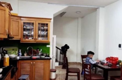 Cần bán nhà riêng 4 phòng ngủ tại Dịch Vọng, Quận Cầu Giấy, Hà Nội