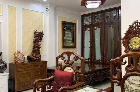 3 Bedroom Townhouse for sale in Nga Tu So, Ha Noi