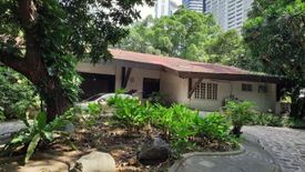 5 Bedroom House for sale in Urdaneta, Metro Manila near MRT-3 Ayala