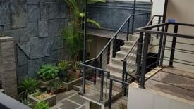 Rumah dijual dengan 6 kamar tidur di Cikokol, Banten