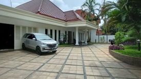 Rumah dijual dengan 7 kamar tidur di Karet Tengsin, Jakarta